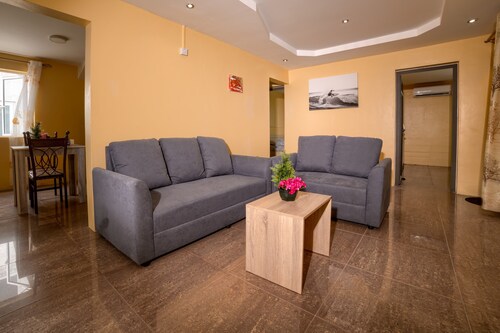 Charming 2-bedroom apartment in Pereybere near Beach and Winners