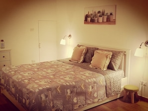 1 chambre, fer et planche à repasser, Wi-Fi, literie fournie