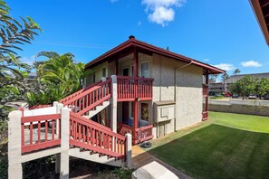 Exterior - Last Minute SALE! Newly Upgraded 2 Bedroom on Kauai's East Side - Steps to Ocean (Kapaa)