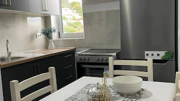Apartment, 2 Bedrooms, Accessible, Balcony | Interior