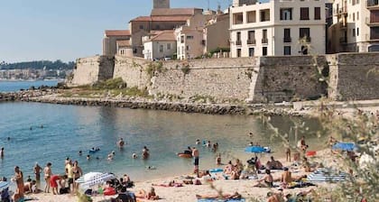 Apartment near the beaches, right in the center, comfortable