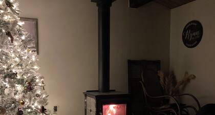 Cozy 2-bedroom cottage in Jacksonport close to Cave Point and Whitefish Dunes.