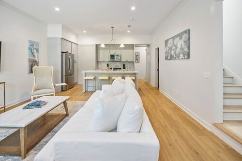 3 Charming Townhomes for Big Groups-Pool,Walk to Beach, WIFI