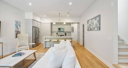 3 Charming Townhomes for Big Groups-Pool,Walk to Beach, WIFI