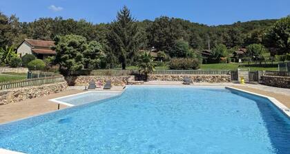 Domme Gite with pool sleeps 8