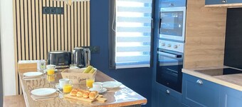 Quiet, comfortable renovated barn between Rennes and Saint Malo.