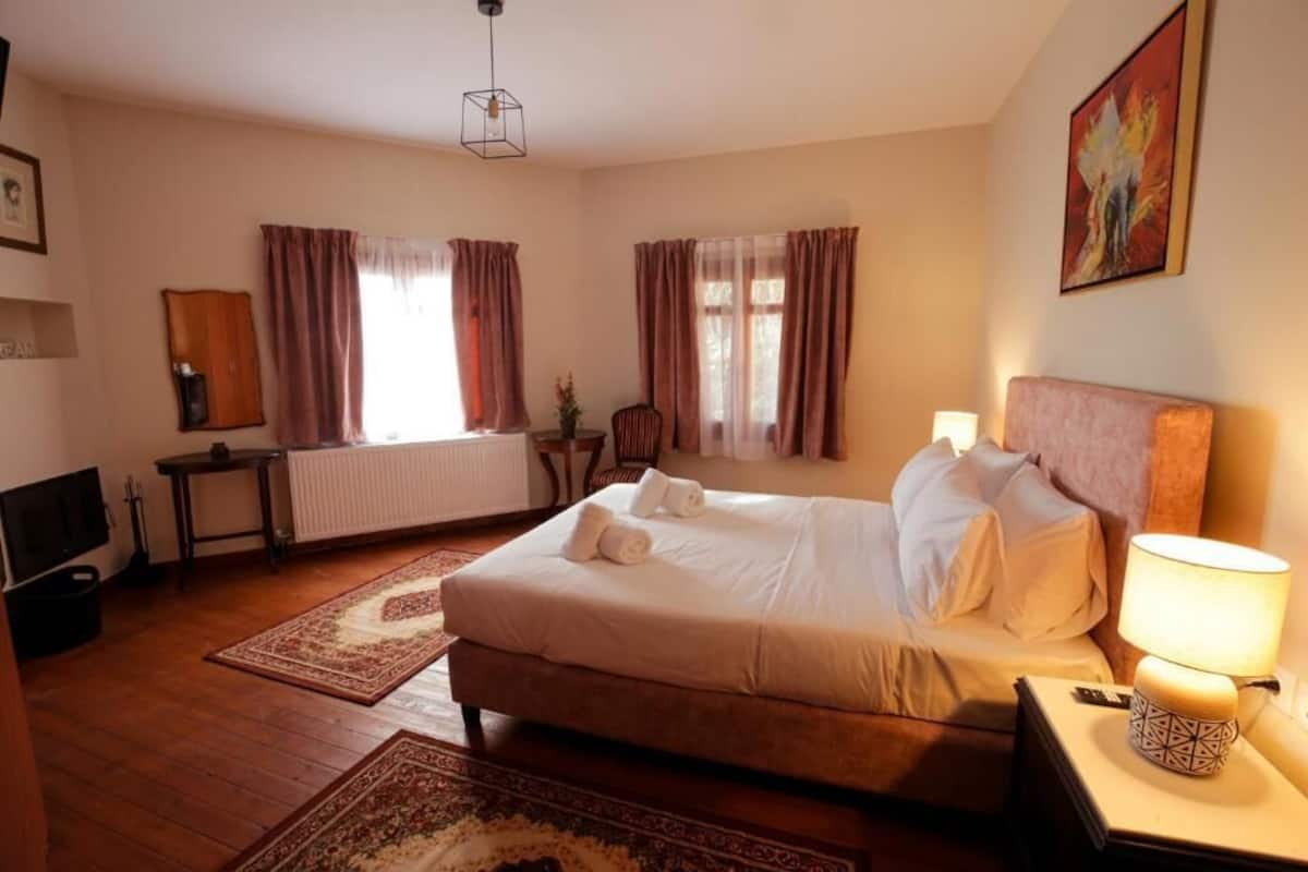 Deluxe Triple Room | In-room safe, soundproofing, free WiFi, bed sheets