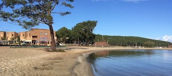 4CH villa with pergola, swimming pool located 4km from Lac CARCANS and 9km from the Ocean