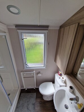 Cabin | Bathroom | Shower