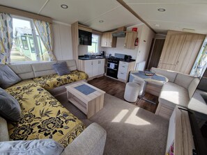 Cabin | Living area