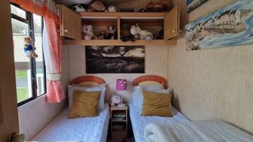 Chalet | 2 bedrooms, free WiFi, bed sheets