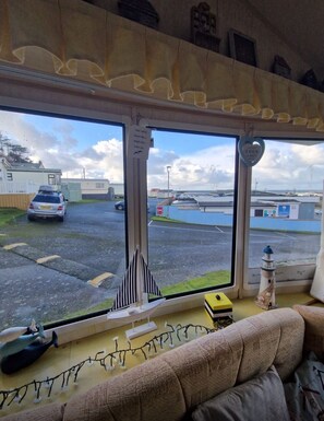 Chalet | Interior - Lovley Sea Viev 2 Bedroom Caravan in Clarach Bay (Aberystwyth)