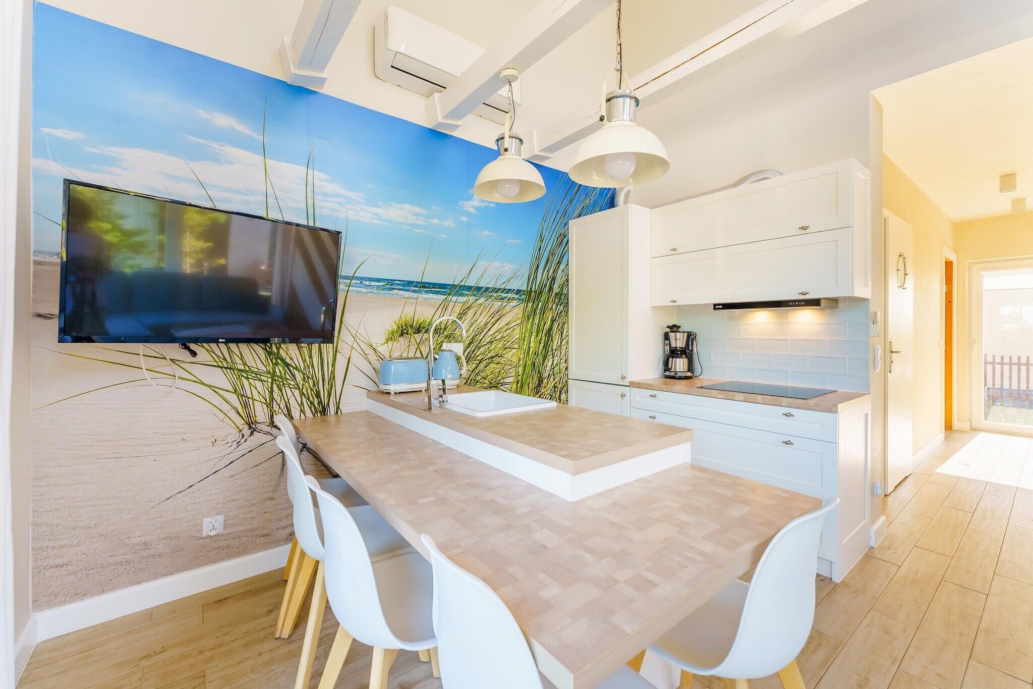 Réfrigérateur, micro-ondes, plaque de cuisson, lave-vaisselle