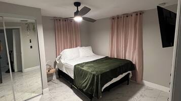 4 soverom, skrivebord, strykejern/-brett og wi-fi (inkludert)