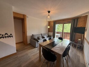 Living area - 1st floor, swimming pool, balcony, tv, 31m², Les Saisies (Les Saisies)