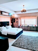 Executive Room | Desk, laptop workspace, soundproofing, free WiFi