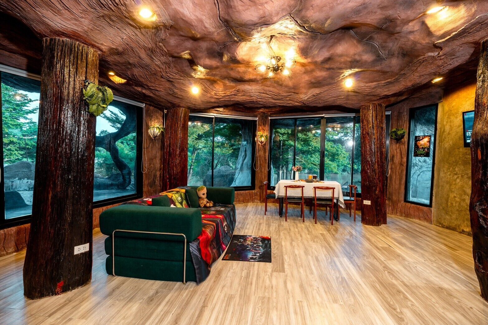 Groot Room Panorama River View with Jacuzzi | Free WiFi