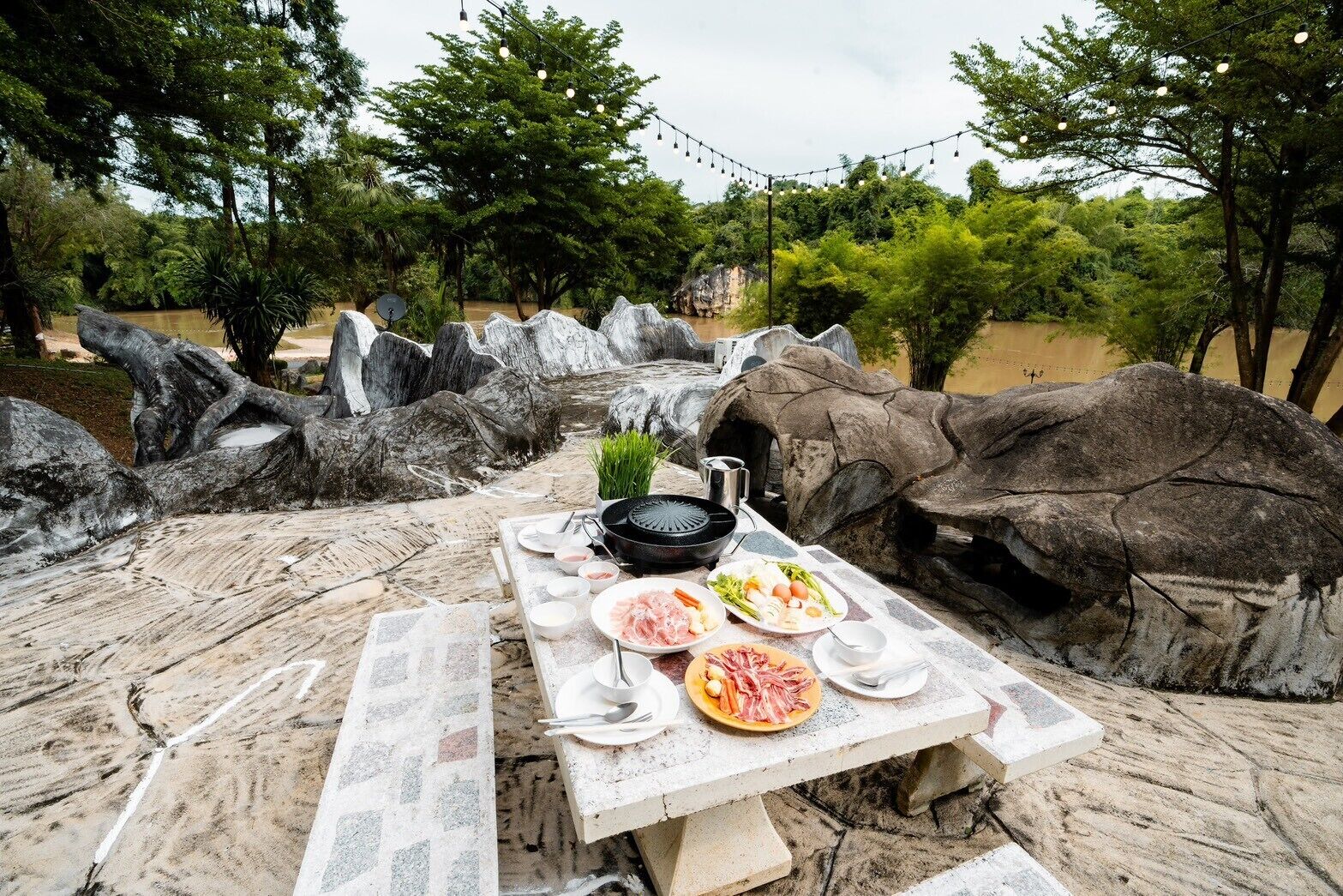 Groot Room Panorama River View with Jacuzzi