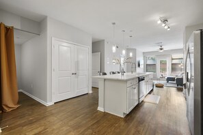 Interior - Bright 2BR Flat w/ Balcony + Pool | Walk to SoCo (Austin)