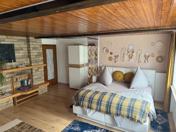 1 chambre, fer et planche à repasser, Wi-Fi gratuit, draps fournis