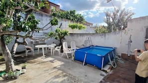 Shared Dormitory, 1 Bedroom, Smoking, Patio | Pool - Room-cuarto Privado Doble en Toledo (Toledo)
