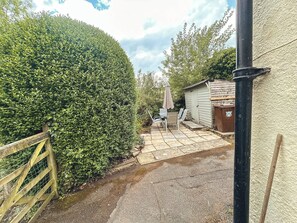 Terrace/patio - Bourne Cottage Luxe 3Bed, Pets Welcome, Xbox S (Castleton)