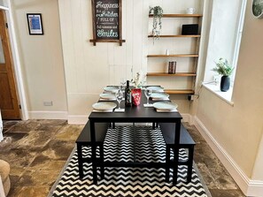 Dining - Bourne Cottage Luxe 3Bed, Pets Welcome, Xbox S (Castleton)