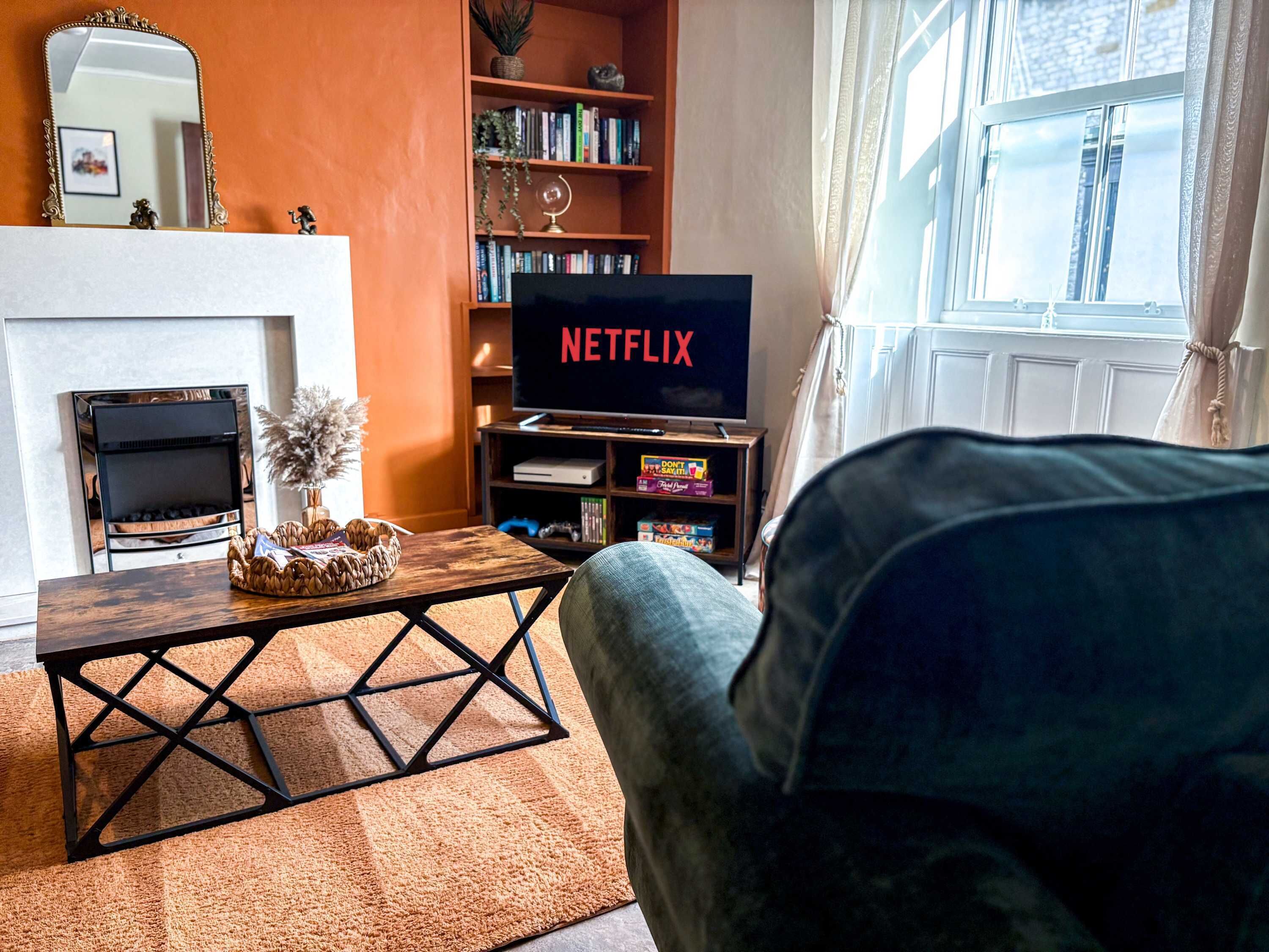 Smart TV, fireplace, video games, offices