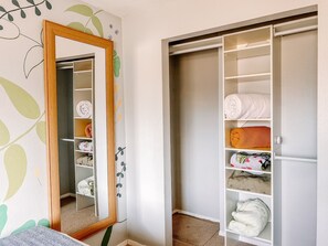 2 bedrooms, desk, free WiFi, bed sheets