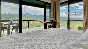 1 bedroom, in-room safe, desk, iron/ironing board