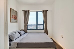 2 bedrooms, iron/ironing board, WiFi, bed sheets
