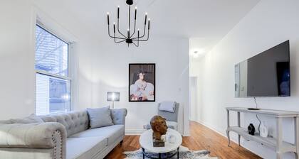 Charming 2-bedroom, 1 bath apartment in historic Cabbagetown