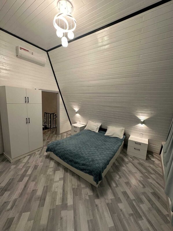 3 bedrooms, iron/ironing board, WiFi