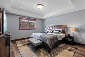 3 makuuhuonetta, silitysrauta/-lauta, ilmainen Wi-Fi