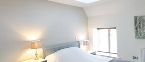 2 makuuhuonetta, silitysrauta/-lauta, vauvan matkasänky, ilmainen Wi-Fi