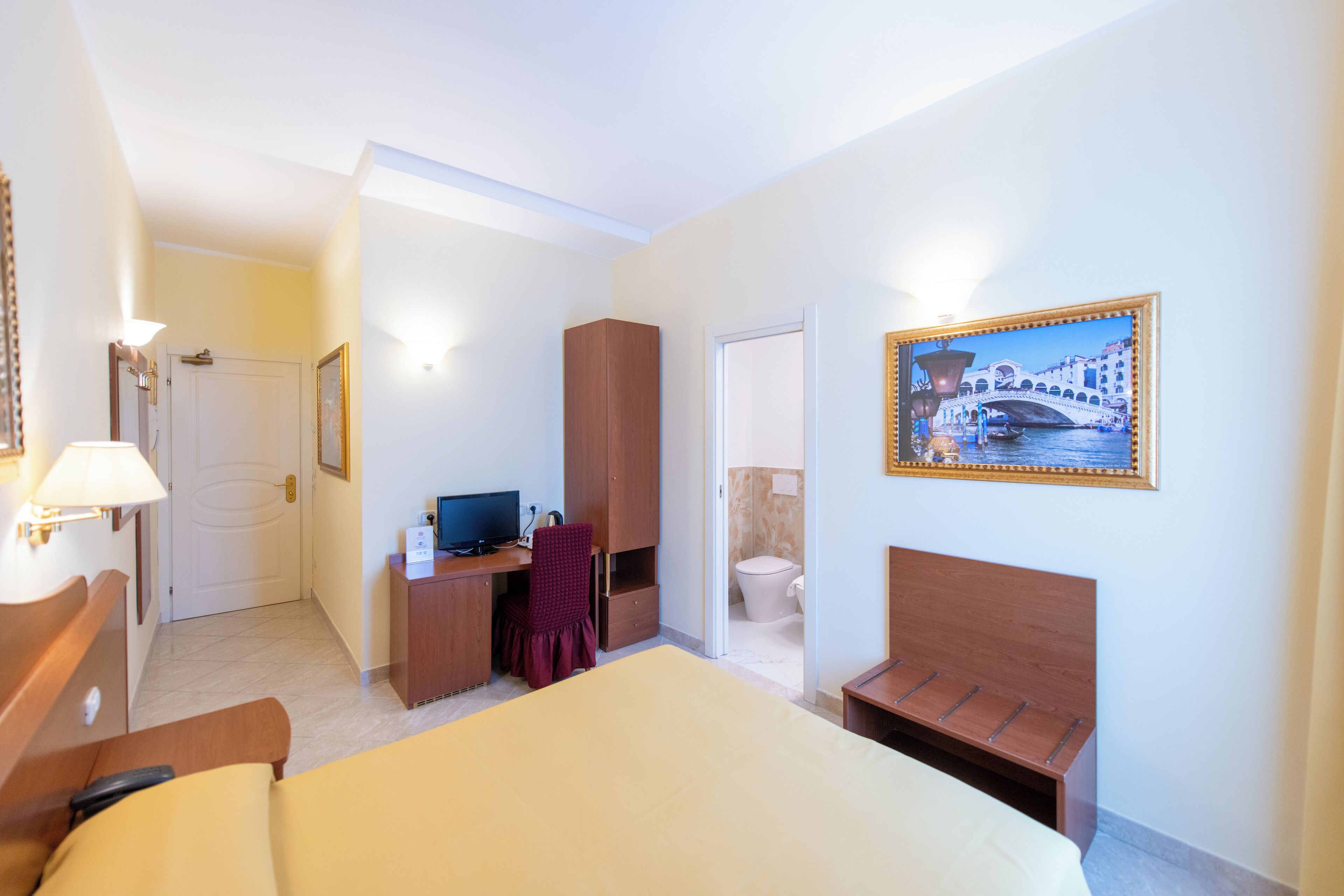 Photo - Hotel Ambasciata Venice - Atika & Atif