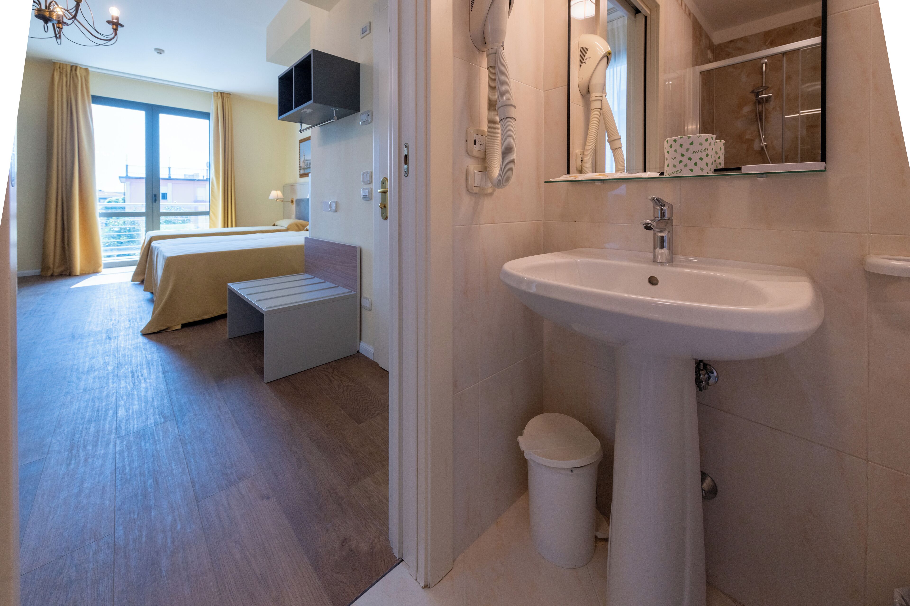 Photo - Hotel Ambasciata Venice - Atika & Atif