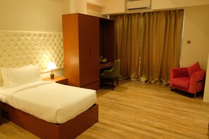 Suite Standar | Brankas, Wi-Fi gratis, dan seprai linen