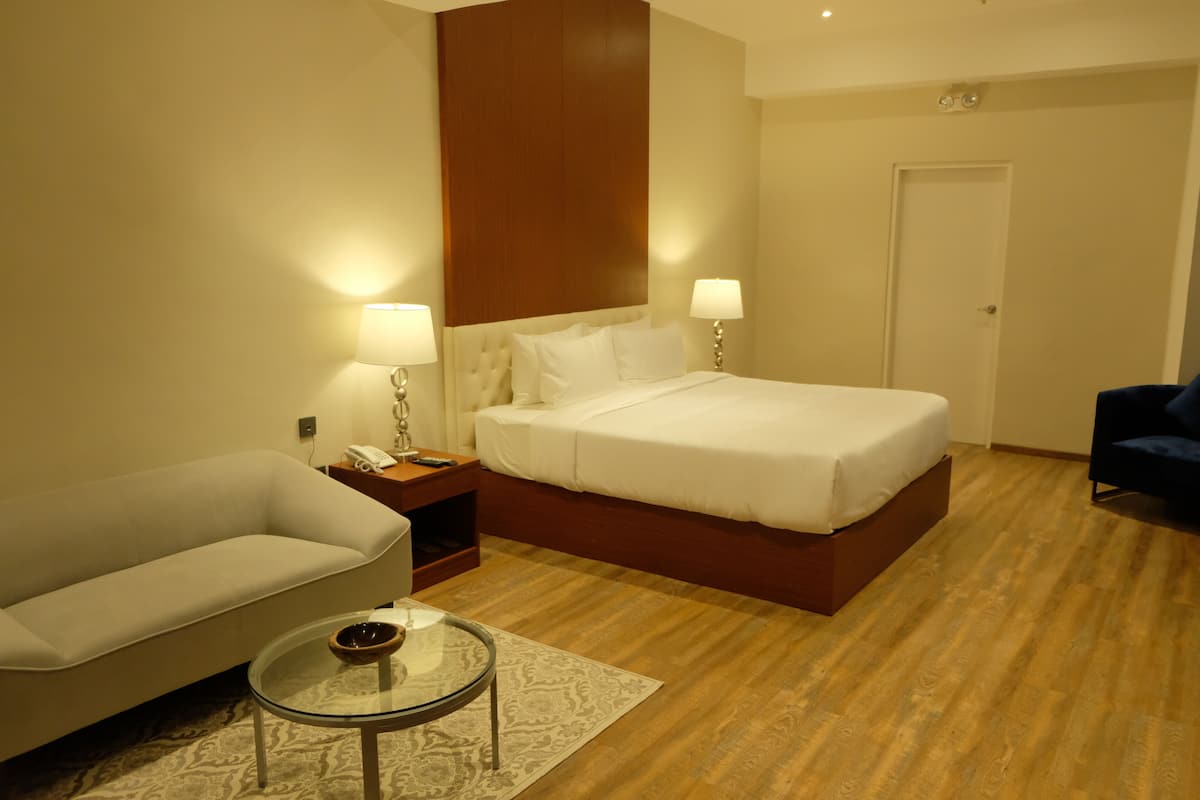 Executive suite | 1 slaapkamer, een kluis op de kamer, gratis wifi