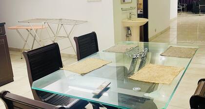 Spacious 4-bedroom apartment in lovely Dhaka Gulshan with AC, WiFi