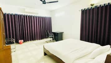 4 habitaciones, tabla de planchar con plancha y wifi