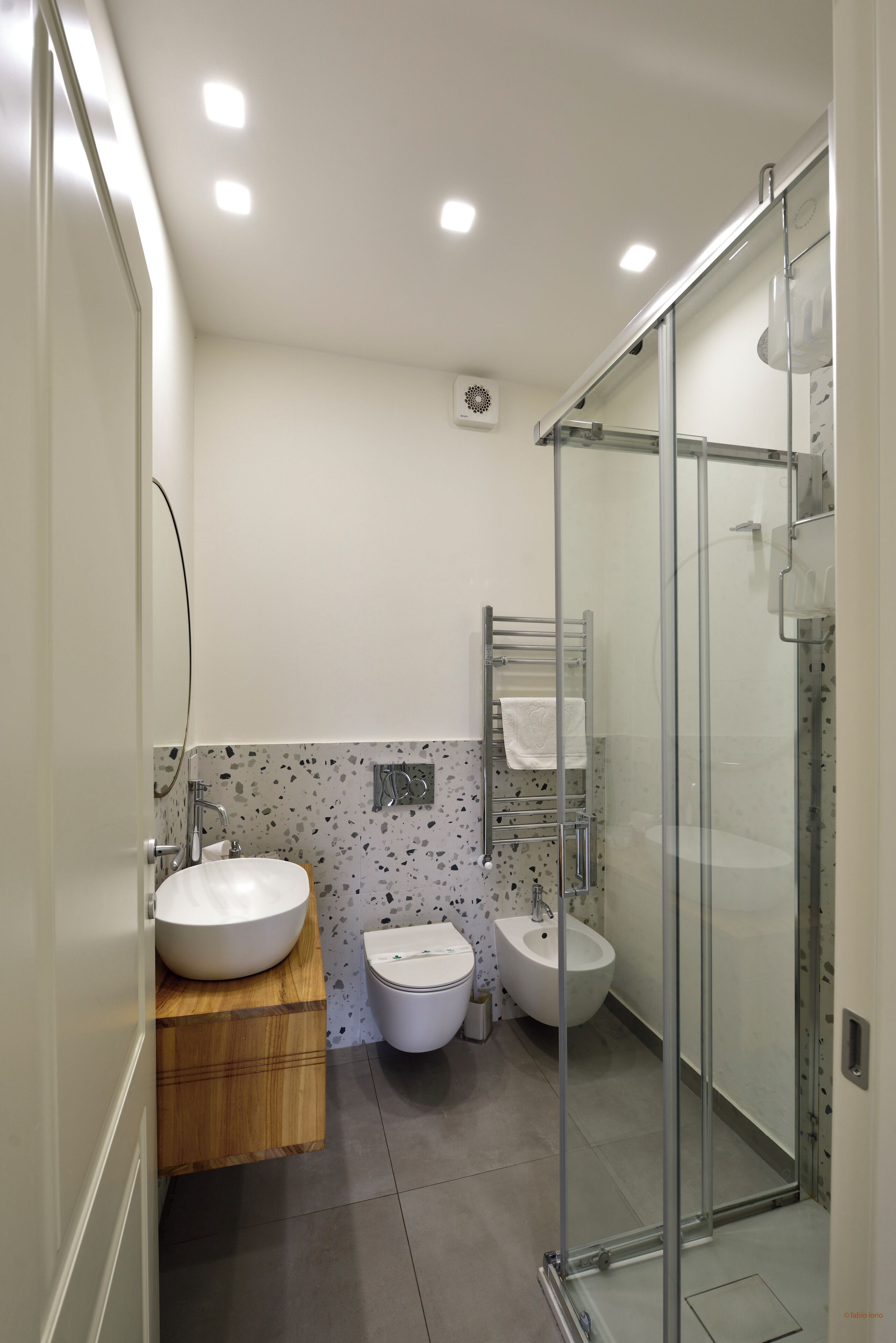 Dusche, Haartrockner, Bidet, Handtücher