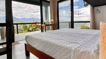 1 bedroom, in-room safe, desk, iron/ironing board