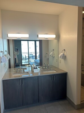 Interior - Grand Colorado 4BR luxury condo, slopeside, sleeps 16, in fabulous Breckenridge (Breckenridge)