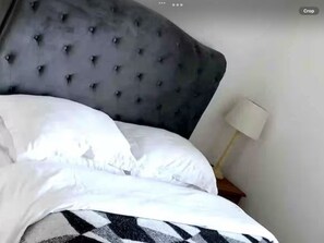 2 makuuhuonetta, silitysrauta/-lauta, Wi-Fi, vuodevaatteet