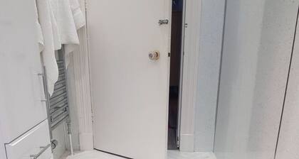 Apartment close to Aberdeen Royal Infirmary and lovely parks.