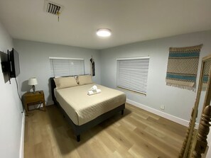 4 bedrooms, WiFi, bed sheets