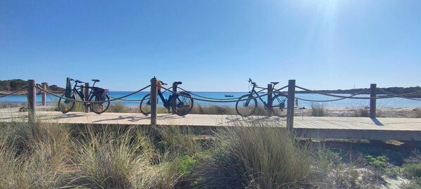 Liegestühle, Strandtücher