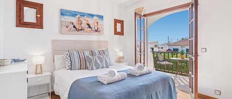 3 bedrooms, desk, iron/ironing board, travel cot