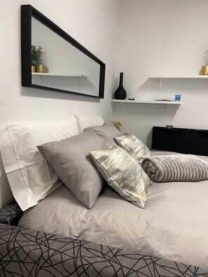 1 chambre, bureau, Wi-Fi gratuit, draps fournis